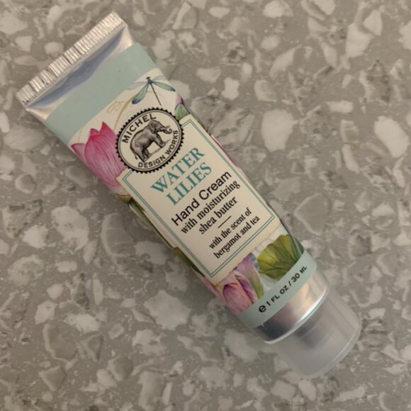 Michel Design Works Water Lilies hand cream (30ml) - FREE with bundle - Picture 2 of 3